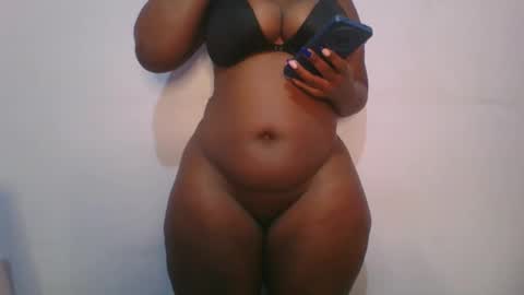 honey_beb online show from October 12, 4:44 am