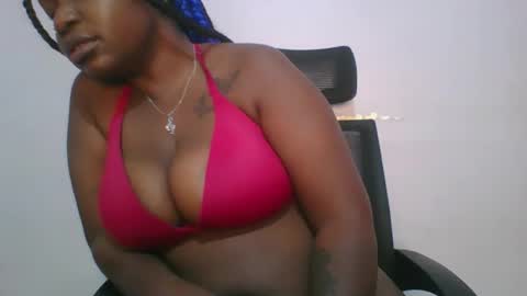 honey_beb online show from October 15, 5:18 am
