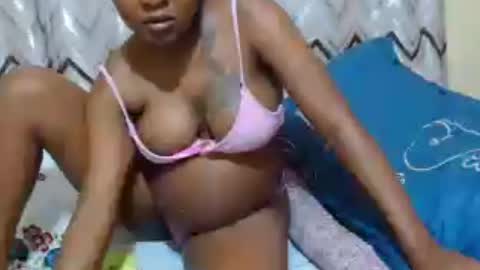 Snapshot of honey_bumb chatting on June 13, 6:55 am SILVIA online show from June 13, 6:55 am
