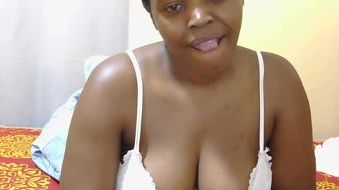 Snapshot of honey_caddy chatting on June 12, 6:23 am honey_caddy online show from June 12, 6:23 am