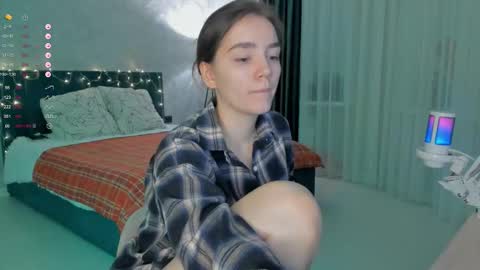 Snapshot of honey_chantal chatting on October 12, 5:01 pm Chantal online show from October 12, 5:01 pm