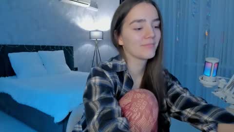 Snapshot of honey_chantal chatting on October 28, 5:15 pm Chantal online show from October 28, 5:15 pm