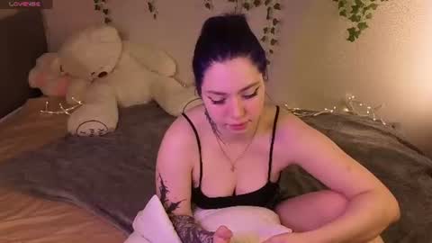 Honey online show from June 12, 1:37 am