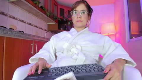 HONEY online show from January 9, 7:21 am