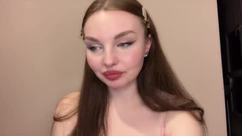 Snapshot of honey_fox123 chatting on February 19, 8:27 pm ARIANA online show from February 19, 8:27 pm