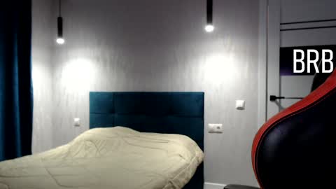 Snapshot of honey_furry chatting on December 9, 6:57 pm Wolfy online show from December 9, 6:57 pm