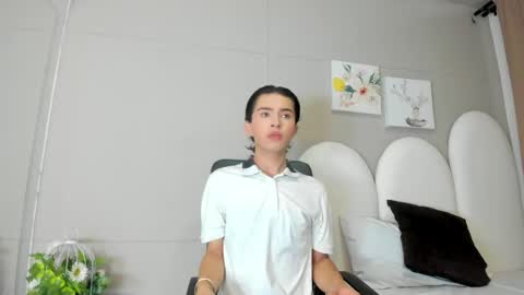 Snapshot of honey_hex_ chatting on May 11, 4:04 pm honey_hex_ online show from May 11, 4:04 pm