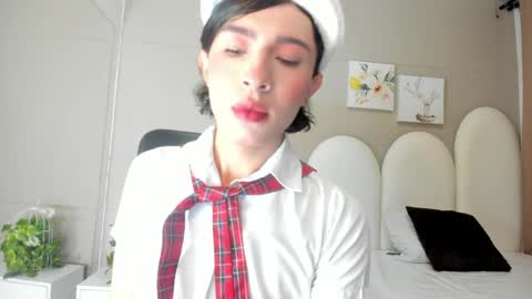 Snapshot of honey_hex_ chatting on May 13, 12:57 pm honey_hex_ online show from May 13, 12:57 pm