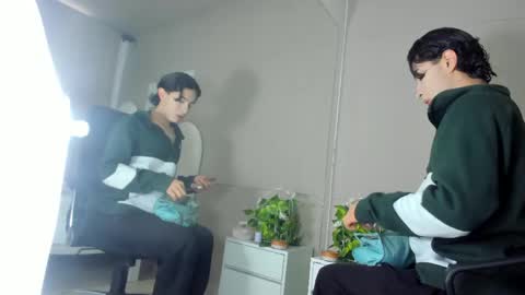 Snapshot of honey_hex_ chatting on May 19, 12:33 pm honey_hex_ online show from May 19, 12:33 pm