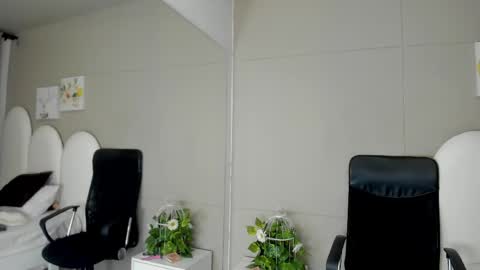 Snapshot of honey_hex_ chatting on May 26, 12:34 pm honey_hex_ online show from May 26, 12:34 pm