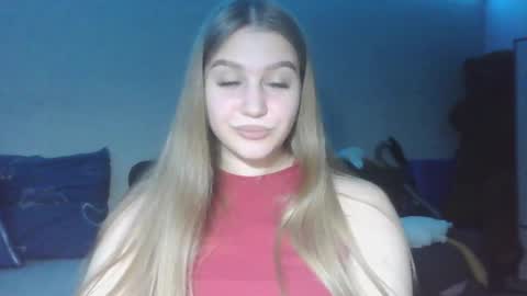 Snapshot of honey_lolaaa chatting on October 19, 1:23 pm honey_lolaaa online show from October 19, 1:23 pm
