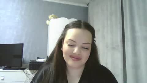 Snapshot of honey_miracle chatting on June 16, 5:04 pm honey_miracle online show from June 16, 5:04 pm
