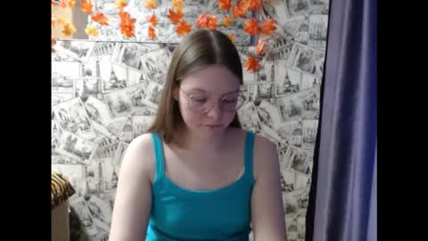Snapshot of honey_mood chatting on November 6, 8:48 am Lina online show from November 6, 8:48 am