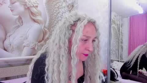 CHRISTIE and HERALD online show from January 5, 5:27 pm