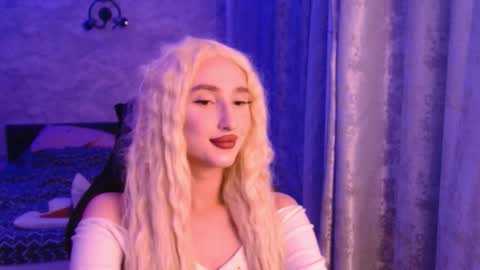 honey_sunset online show from November 30, 10:14 pm