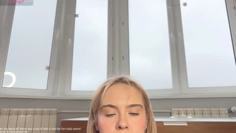 Snapshot of honey_sunshine chatting on November 13, 8:24 am Jenyanew vid how I squirt in forest in bio online show from November 13, 8:24 am