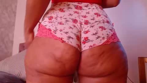 Snapshot of honey_sweet8 chatting on July 3, 3:18 pm Honey-Sweett online show from July 3, 3:18 pm
