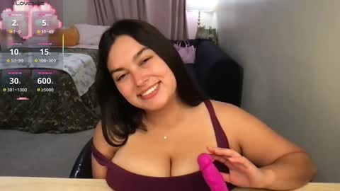 Snapshot of honey_tia chatting on September 15, 8:42 pm Tia online show from September 15, 8:42 pm