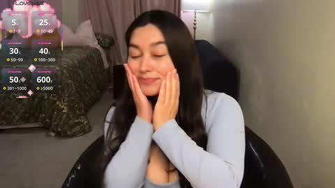 Snapshot of honey_tia chatting on October 30, 5:09 am Tia online show from October 30, 5:09 am