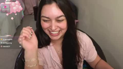 Tia online show from May 15, 11:34 pm