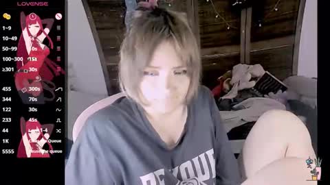 Snapshot of honeyapplealaska chatting on November 18, 4:06 am Honey Apple Alaska online show from November 18, 4:06 am