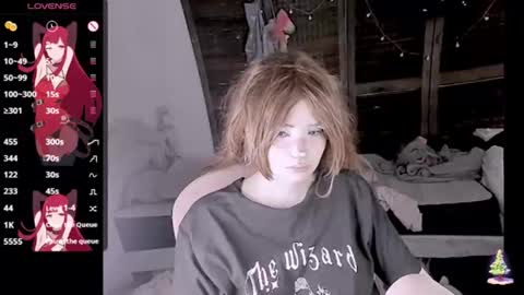 Snapshot of honeyapplealaska chatting on December 15, 1:43 am Honey Apple Alaska online show from December 15, 1:43 am