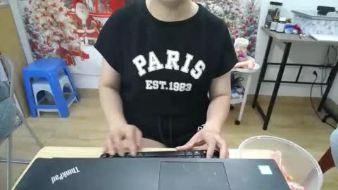 honeybaby2k online show from November 30, 5:11 am