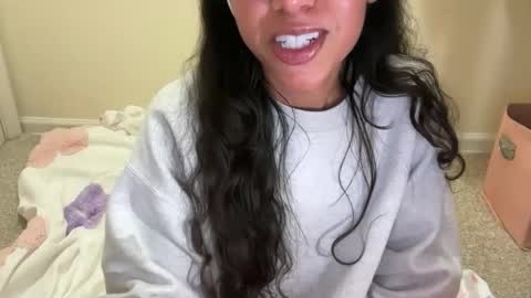 honeybeebaby12 online show from November 2, 3:09 am