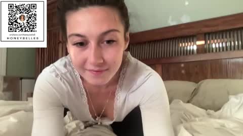 belle brunette online show from December 23, 12:52 pm