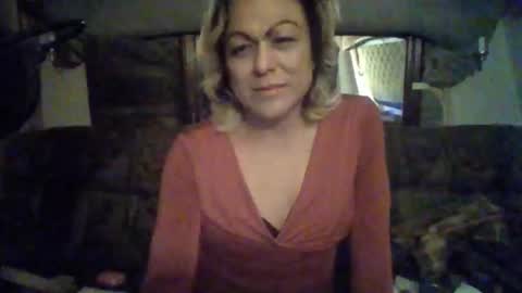 Snapshot of honeybfly99 chatting on February 15, 12:11 pm honeybfly99 online show from February 15, 12:11 pm