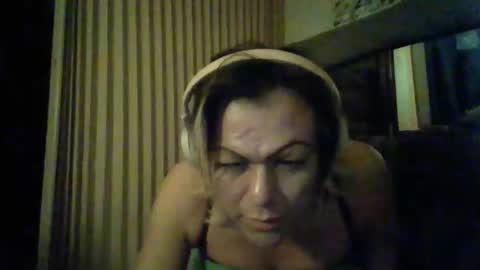 Snapshot of honeybfly99 chatting on February 16, 11:27 am honeybfly99 online show from February 16, 11:27 am