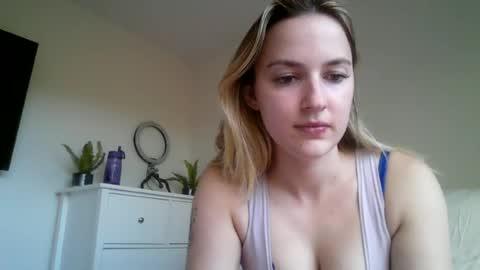 Snapshot of honeyblakex chatting on June 17, 4:26 am honeyblakex online show from June 17, 4:26 am