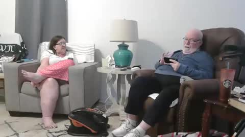 Snapshot of honeybuns344636 chatting on December 29, 7:22 pm Honey online show from December 29, 7:22 pm