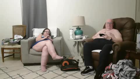 Snapshot of honeybuns344636 chatting on February 22, 12:05 am Honey online show from February 22, 12:05 am