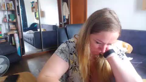 HoneydewMolly online show from July 9, 11:47 am