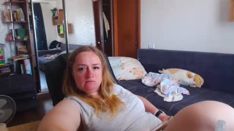 HoneydewMolly online show from July 19, 11:36 am