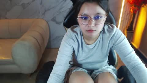 Snapshot of honeydoll_tf chatting on May 10, 1:00 am honeydoll_tf online show from May 10, 1:00 am