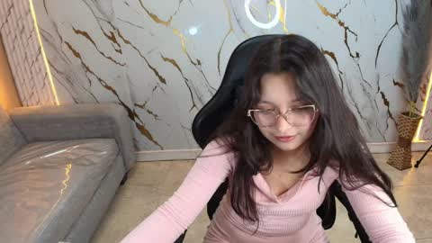 Snapshot of honeydoll_tf chatting on May 11, 2:45 pm honeydoll_tf online show from May 11, 2:45 pm
