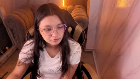honeydoll_tf online show from June 25, 12:42 pm