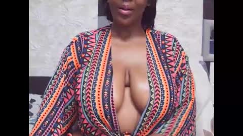 Snapshot of honeyglow29 chatting on December 13, 11:21 pm honeyglow29 online show from December 13, 11:21 pm