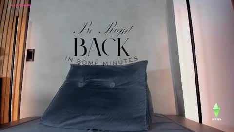 Sofia independent model online show from November 9, 11:30 am