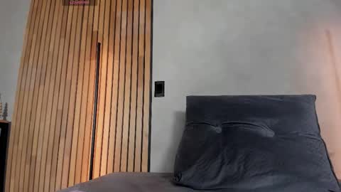 Sofia independent model online show from November 22, 11:42 am