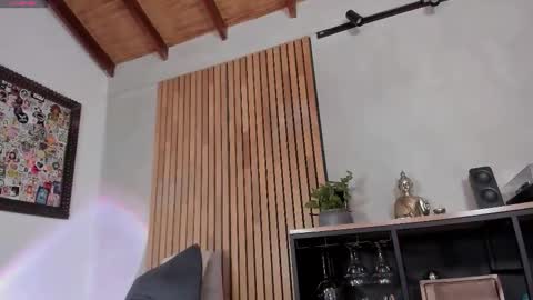 Sofia independent model online show from March 18, 11:46 am