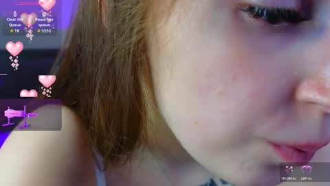 Snapshot of honeylace_ chatting on March 25, 2:01 pm Kris online show from March 25, 2:01 pm