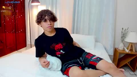 Snapshot of honeymoon_sariel chatting on October 9, 2:04 pm honeymoon_sariel online show from October 9, 2:04 pm