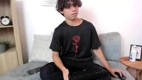 Snapshot of honeymoon_sariel chatting on October 12, 7:57 pm honeymoon_sariel online show from October 12, 7:57 pm