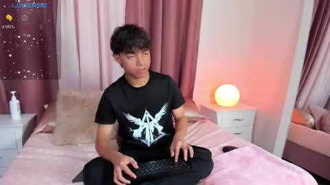 Snapshot of honeymoon_sariel chatting on November 3, 8:10 pm honeymoon_sariel online show from November 3, 8:10 pm