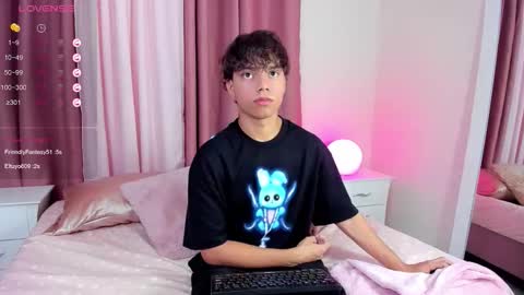 honeymoon_sariel online show from November 17, 8:14 pm