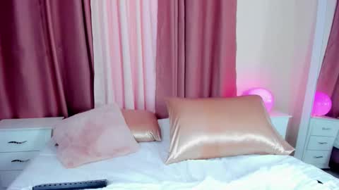 honeymoon_sariel online show from December 17, 8:04 pm