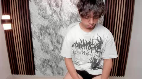 honeymoon_sariel online show from April 24, 1:24 pm